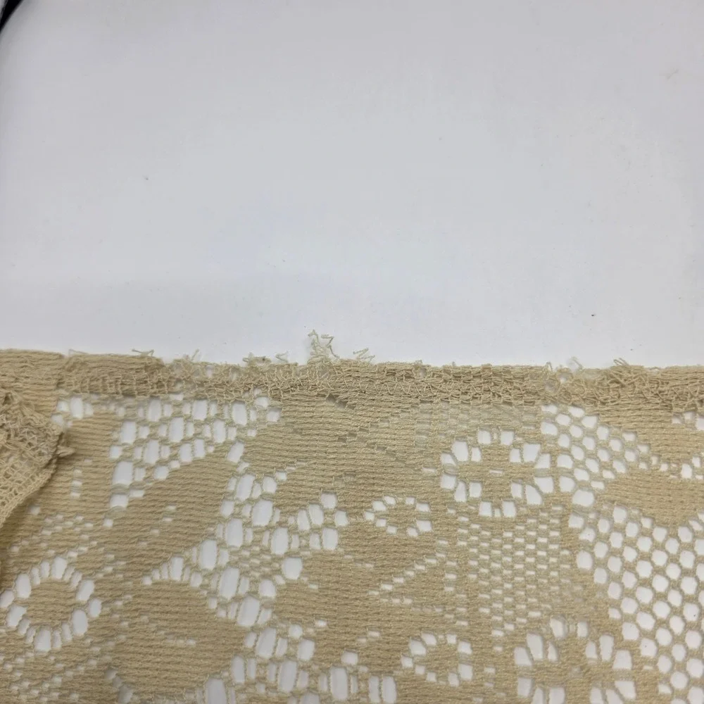 Vintage Cream Lace Tablecloth Floral Medallion Cottagecore Victorian 105x75